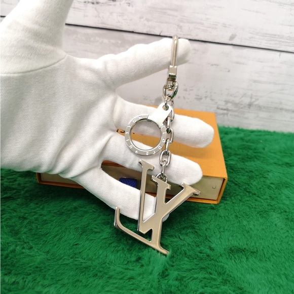 LV purse charm or key holder - Picture 5 of 5